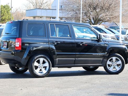 Used 2014 Jeep Patriot Latitude image 11