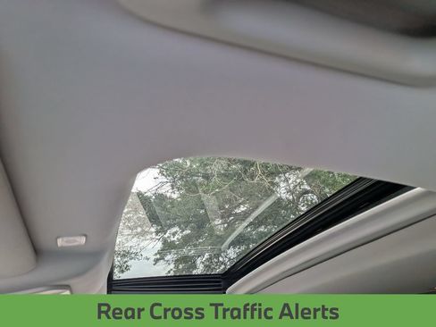 Used 2025 Toyota Highlander Limited FWD image 19