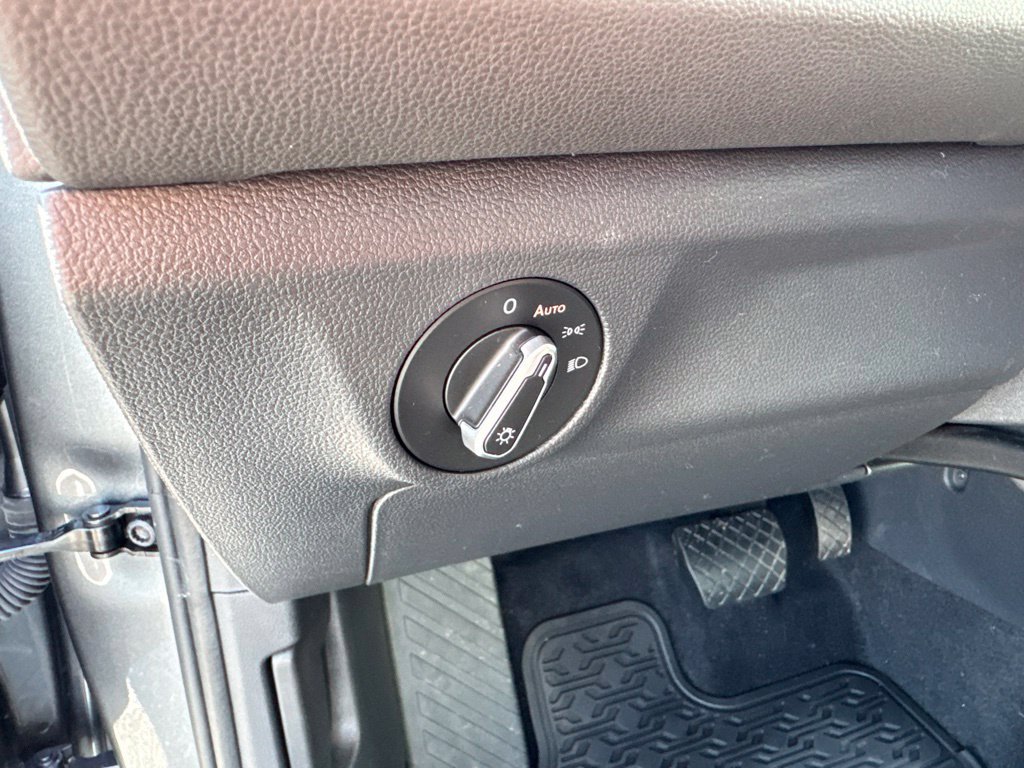 Certified 2025 Volkswagen Jetta S FWD image 16
