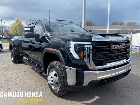 Used 2025 GMC Sierra 3500 Pro AWD/4WD image 1