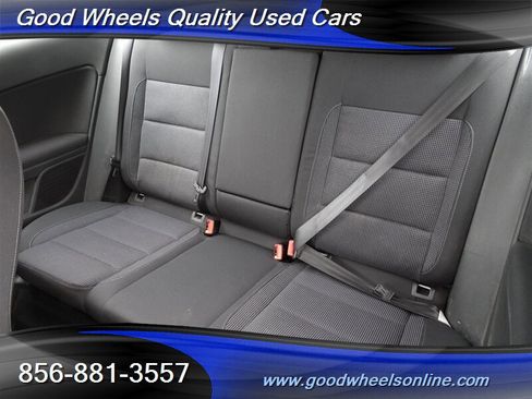 Used 2012 Volkswagen Golf 2-Door image 14