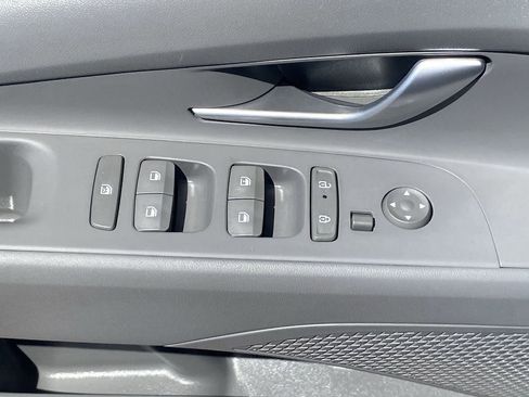 Certified 2025 Hyundai Elantra SE FWD image 20