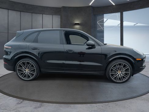 Used 2022 Porsche Cayenne S Platinum image 7