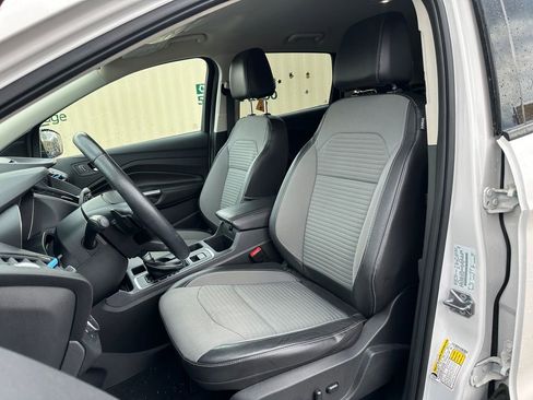 Used 2017 Ford Escape Titanium image 18