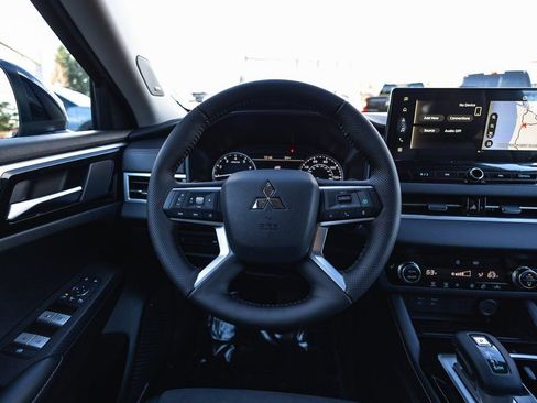 New 2026 Mitsubishi Outlander SE AWD/4WD image 27