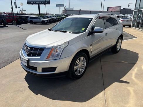 Used 2010 Cadillac SRX Luxury image 2