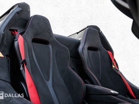 Used 2024 McLaren 750S Spider image 32