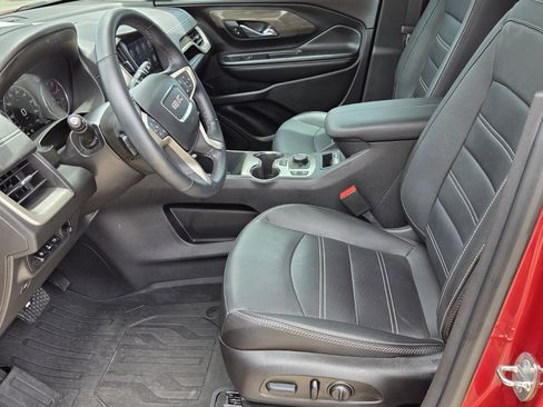 Used 2024 GMC Terrain Denali w/ Denali Premium Package AWD/4WD image 4