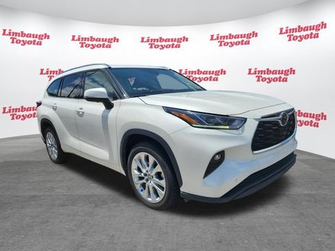 Used 2021 Toyota Highlander Limited FWD image 21