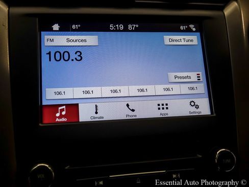 Used 2017 Ford Fusion SE w/ Equipment Group 201A FWD image 18