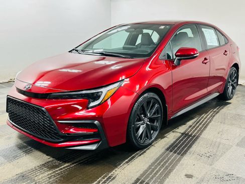 Certified 2023 Toyota Corolla SE w/ Carpet Mat Package (TMS) image 3