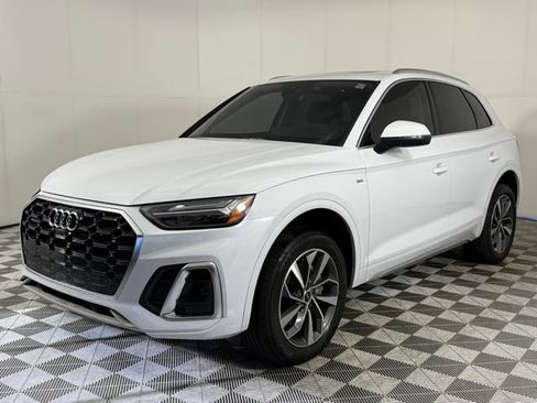 Used 2023 Audi Q5 2.0T Premium Plus w/ Premium Plus Package image 2