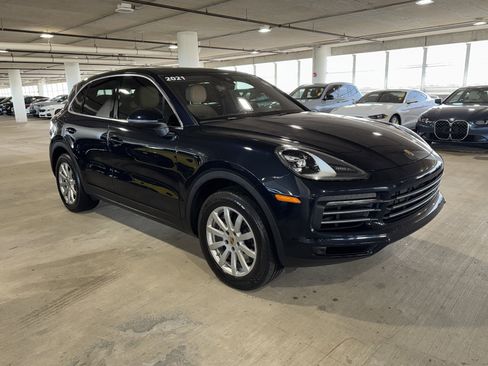 Used 2021 Porsche Cayenne image 2