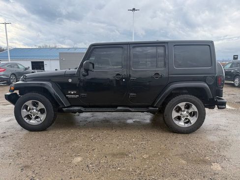 Used 2016 Jeep Wrangler Unlimited Sahara w/ Dual Top Group image 2