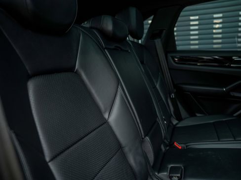 Certified 2019 Porsche Cayenne image 28