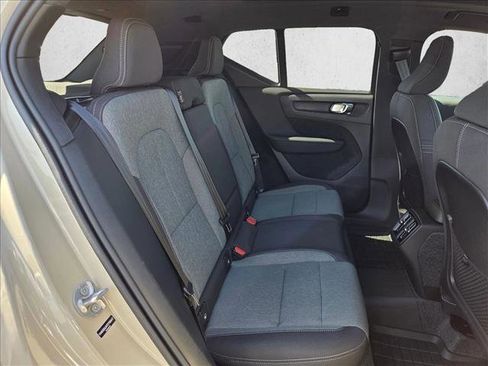 Used 2026 Volvo XC40 B4 Core w/ Protection Package Premier FWD image 28