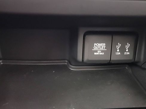 Used 2016 Honda Pilot Touring image 34