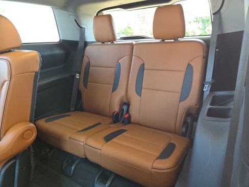 Used 2020 GMC Acadia AT4 image 23