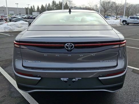 New 2026 Toyota Crown Platinum image 5