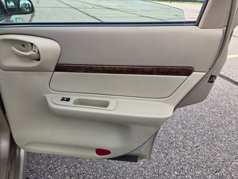 Used 2005 Chevrolet Impala LS w/ Preferred Equipment Group FWD image 40