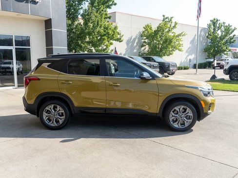 Used 2024 Kia Seltos S AWD/4WD image 8