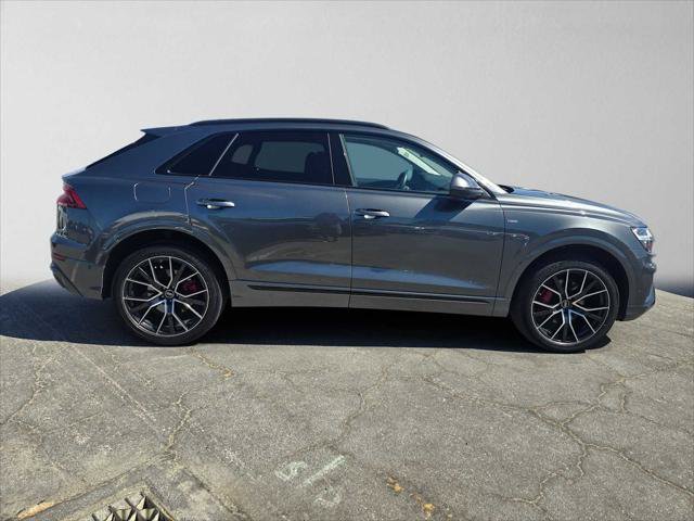 Used 2022 Audi Q8 Premium Plus AWD/4WD image 2