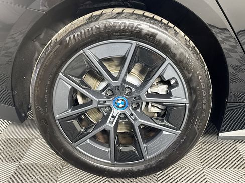 Used 2024 BMW i4 eDrive35 w/ Convenience Package image 32