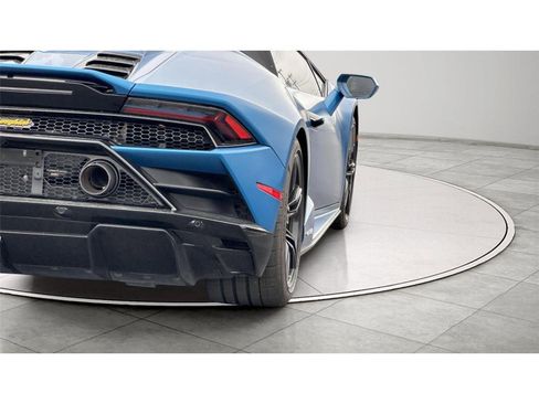 Used 2020 Lamborghini Huracan EVO RWD image 15