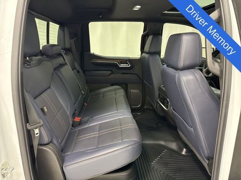 Used 2022 Chevrolet Silverado 1500 High Country image 13