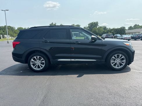 Used 2023 Ford Explorer XLT w/ Equipment Group 202A AWD/4WD image 9