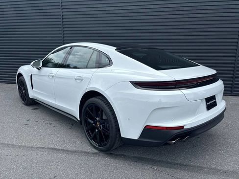 Certified 2024 Porsche Panamera image 3