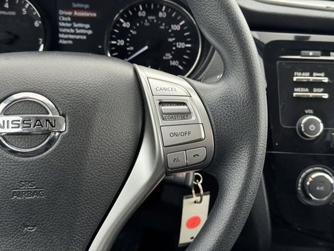 Used 2015 Nissan Rogue S image 22