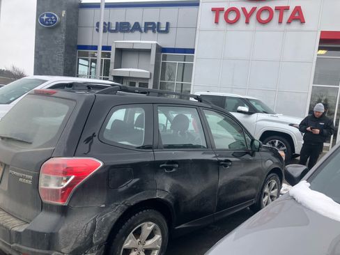 Used 2016 Subaru Forester 2.5i w/ Alloy Wheel Package image 5