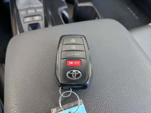 Used 2025 Toyota Camry SE FWD image 30