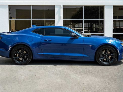 Used 2021 Chevrolet Camaro SS RWD image 7