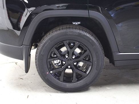 New 2026 Jeep Grand Cherokee Altitude AWD/4WD image 35