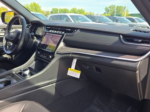 New 2025 Jeep Grand Cherokee Limited w/ MOPAR Finishing Package image 8