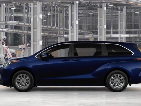 New 2026 Toyota Sienna LE FWD image 6