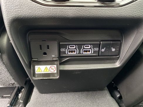 New 2025 Jeep Grand Cherokee Limited w/ Luxury Tech Group II image 41