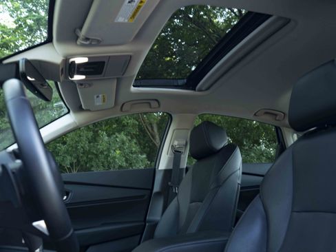 Certified 2024 Honda Accord Touring image 36