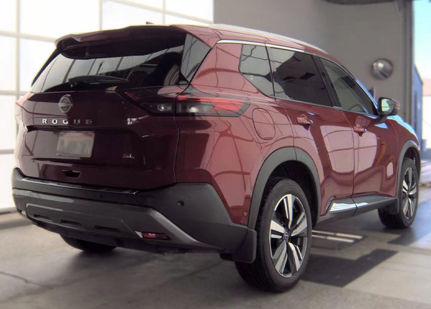 Used 2023 Nissan Rogue SL w/ SL Premium Package FWD image 5