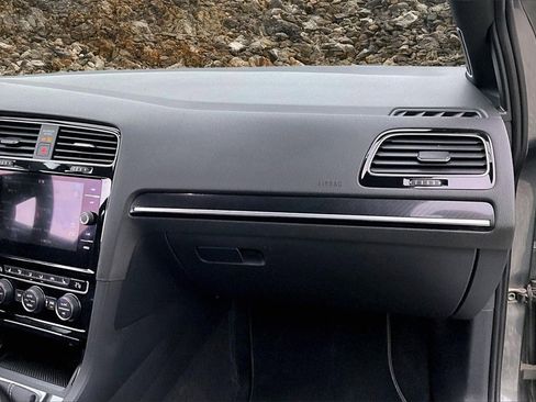 Used 2019 Volkswagen Golf R 4-Door image 14