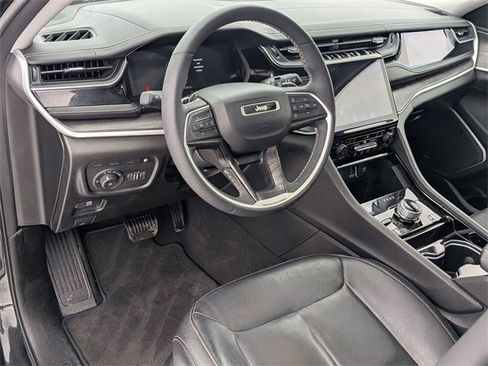 Used 2022 Jeep Grand Cherokee Limited 4xe image 11