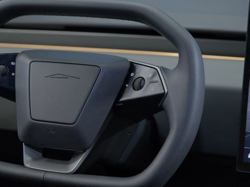 Used 2024 Tesla Cybertruck AWD Crew Cab image 64