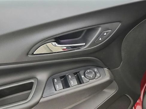 Used 2019 Chevrolet Equinox LT w/ Driver Convenience Package image 30