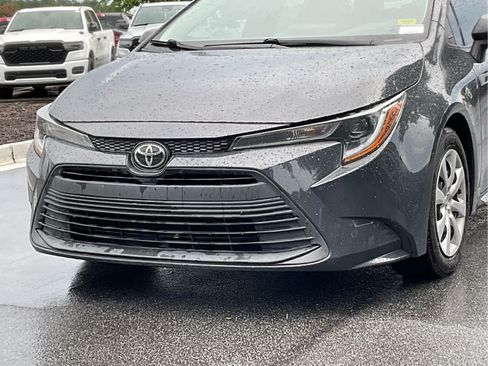 Used 2023 Toyota Corolla LE FWD image 9