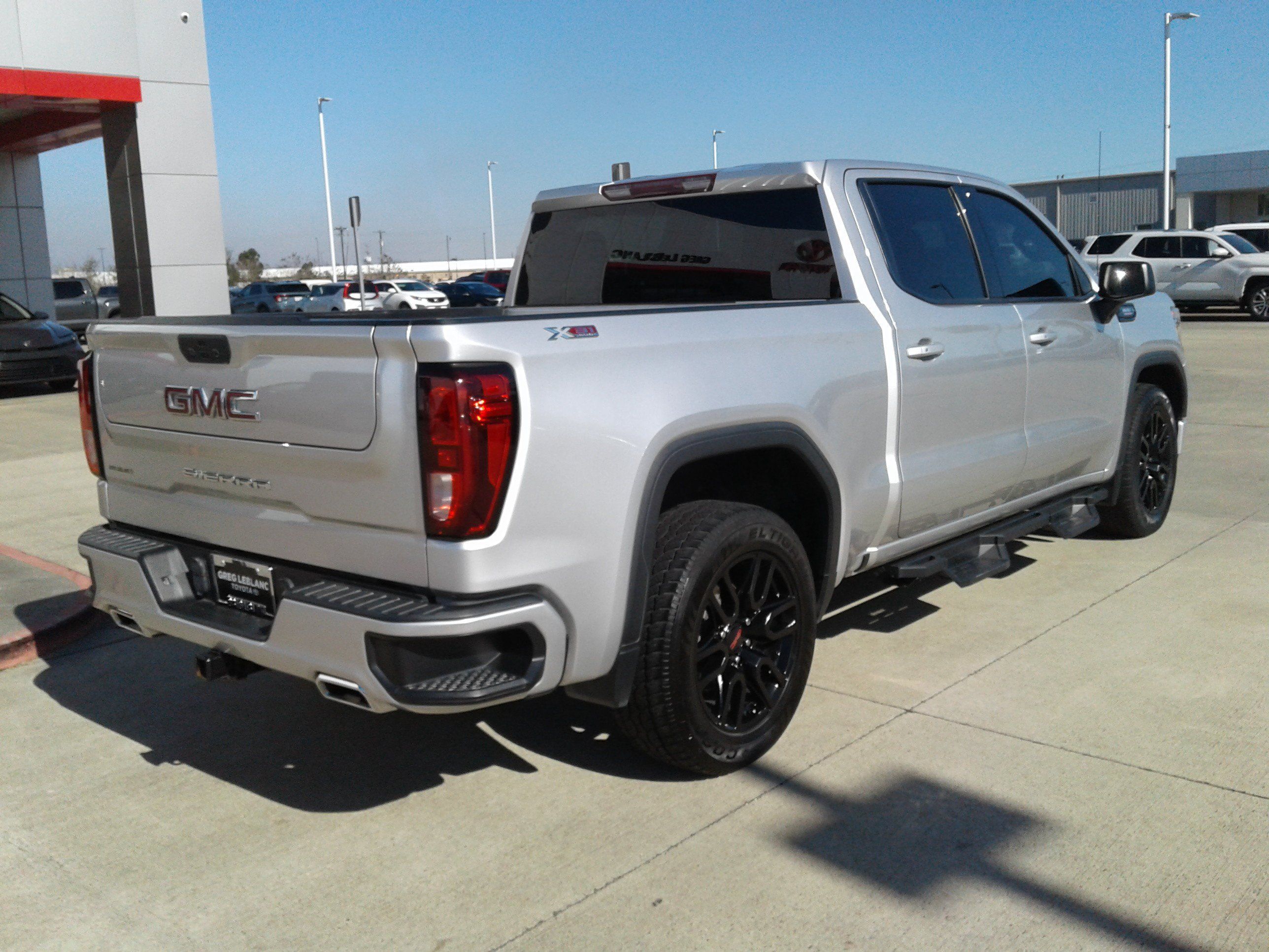 Used 2021 GMC Sierra 1500 Elevation w/ X31 Off-Road Package AWD/4WD image 7