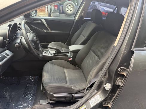 Used 2013 MAZDA MAZDA3 i Touring FWD image 11
