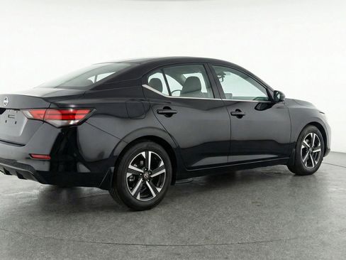 Used 2025 Nissan Sentra SV FWD image 9