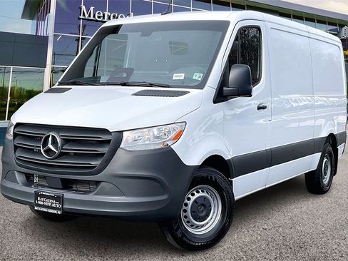 Used 2025 Mercedes-Benz Sprinter 2500 image 9